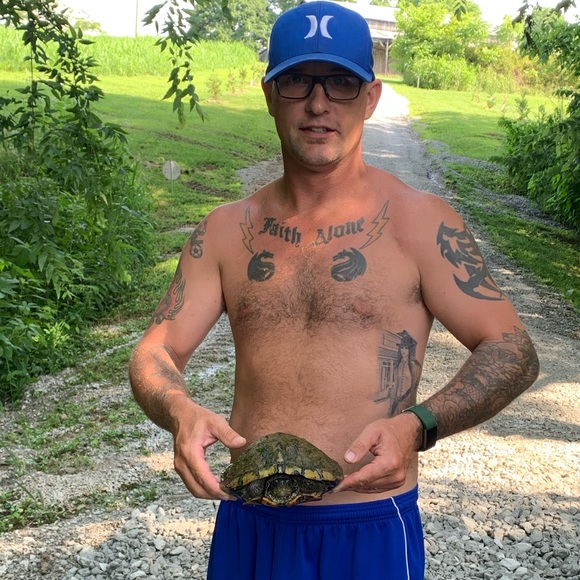 Hello everyone! Everything in my closet is new, like new, or vintage. - Picture 3 of 8